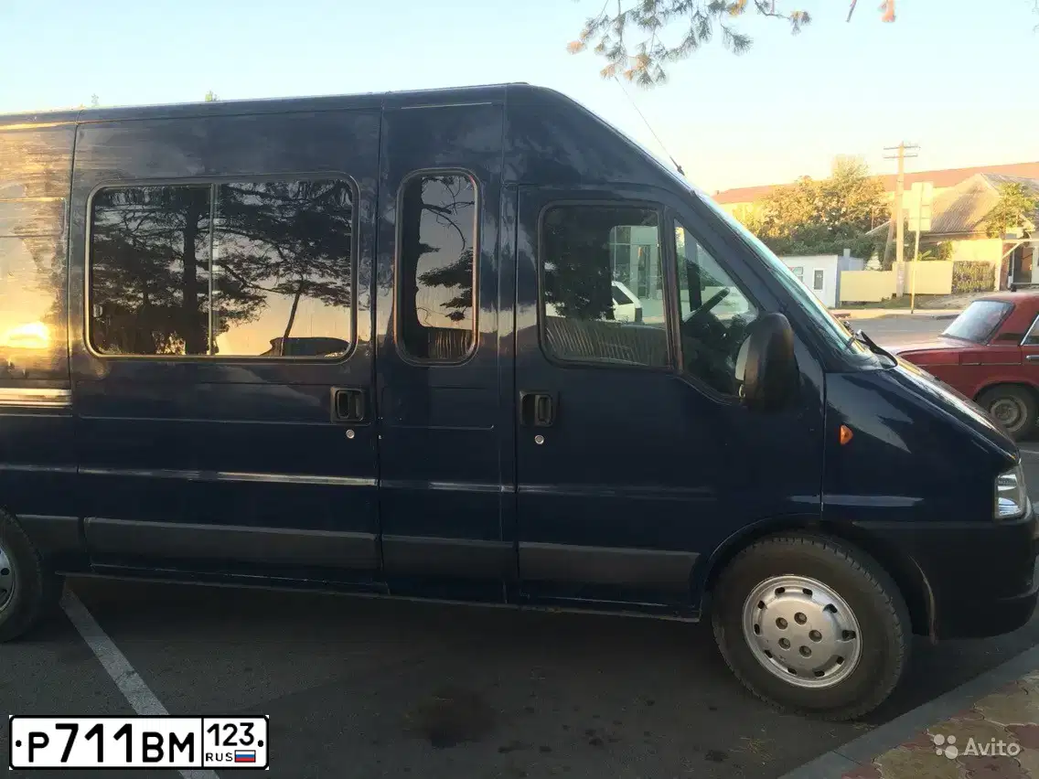 Фото автомобиля FIAT DUCATO, 2011 — госномер Р711ВМ123. Цвет: СИНИЙ