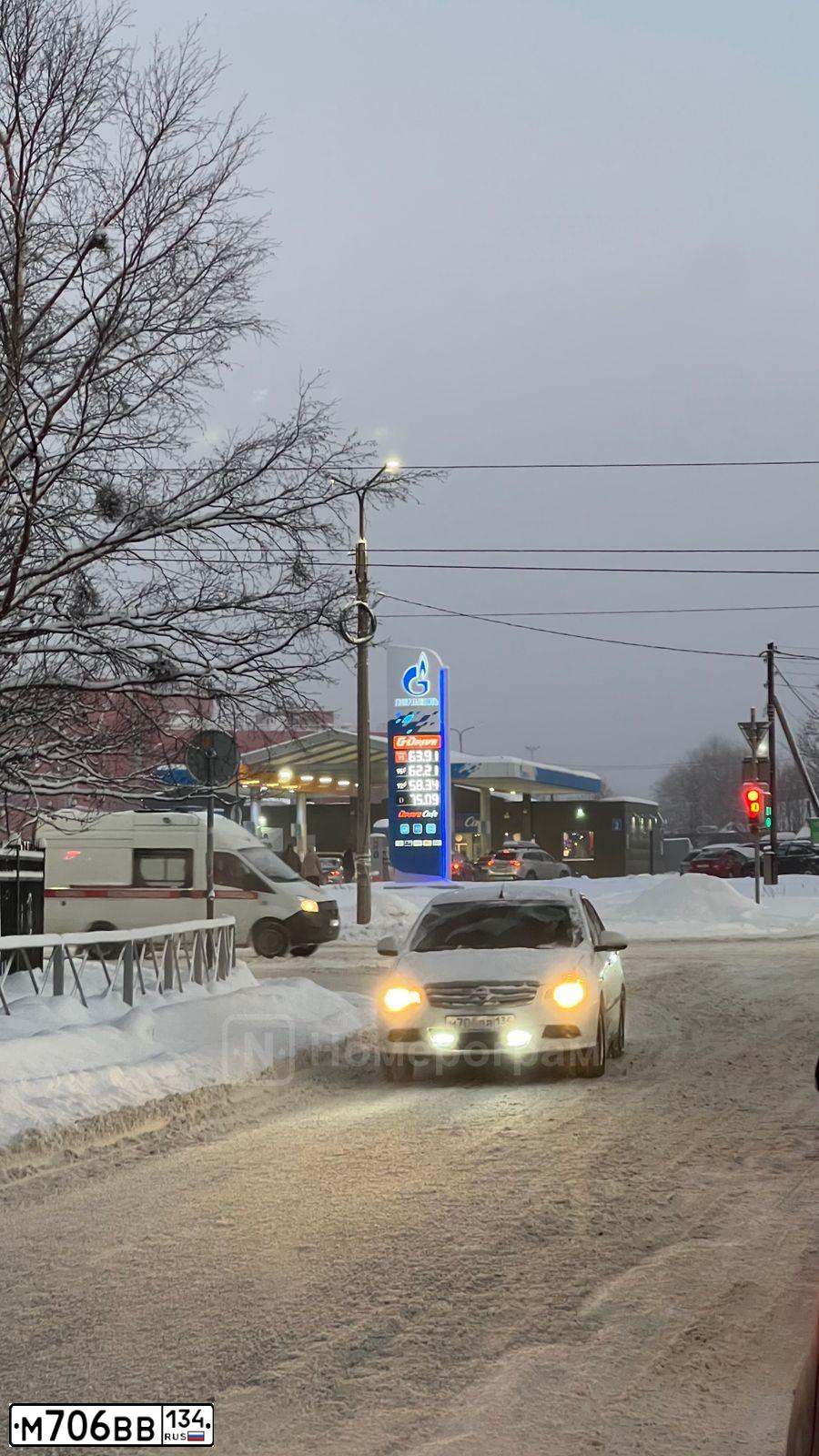 Фото автомобиля NISSAN ALMERA /AVTOVAZ/, 2015 — госномер М706ВВ134. Цвет: Белый