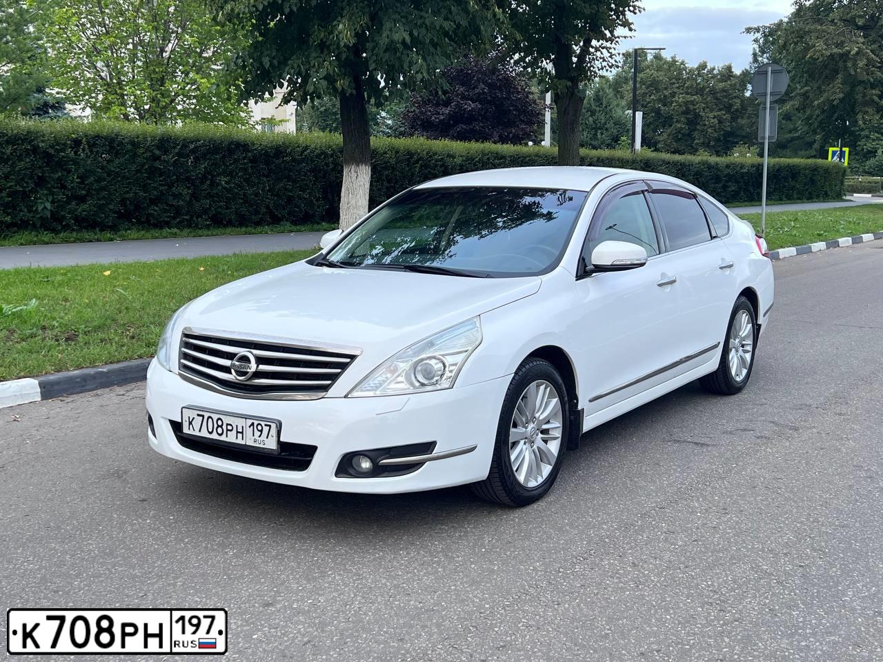 Фото автомобиля NISSAN TEANA, 2011 — госномер С982ХР76. Цвет: Белый