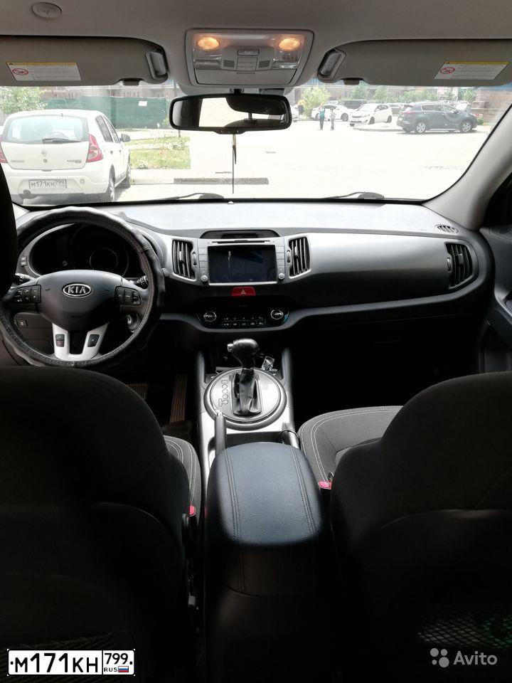 Фото автомобиля RENAULT SANDERO, 2011 — госномер М171КН799. Цвет: Белый