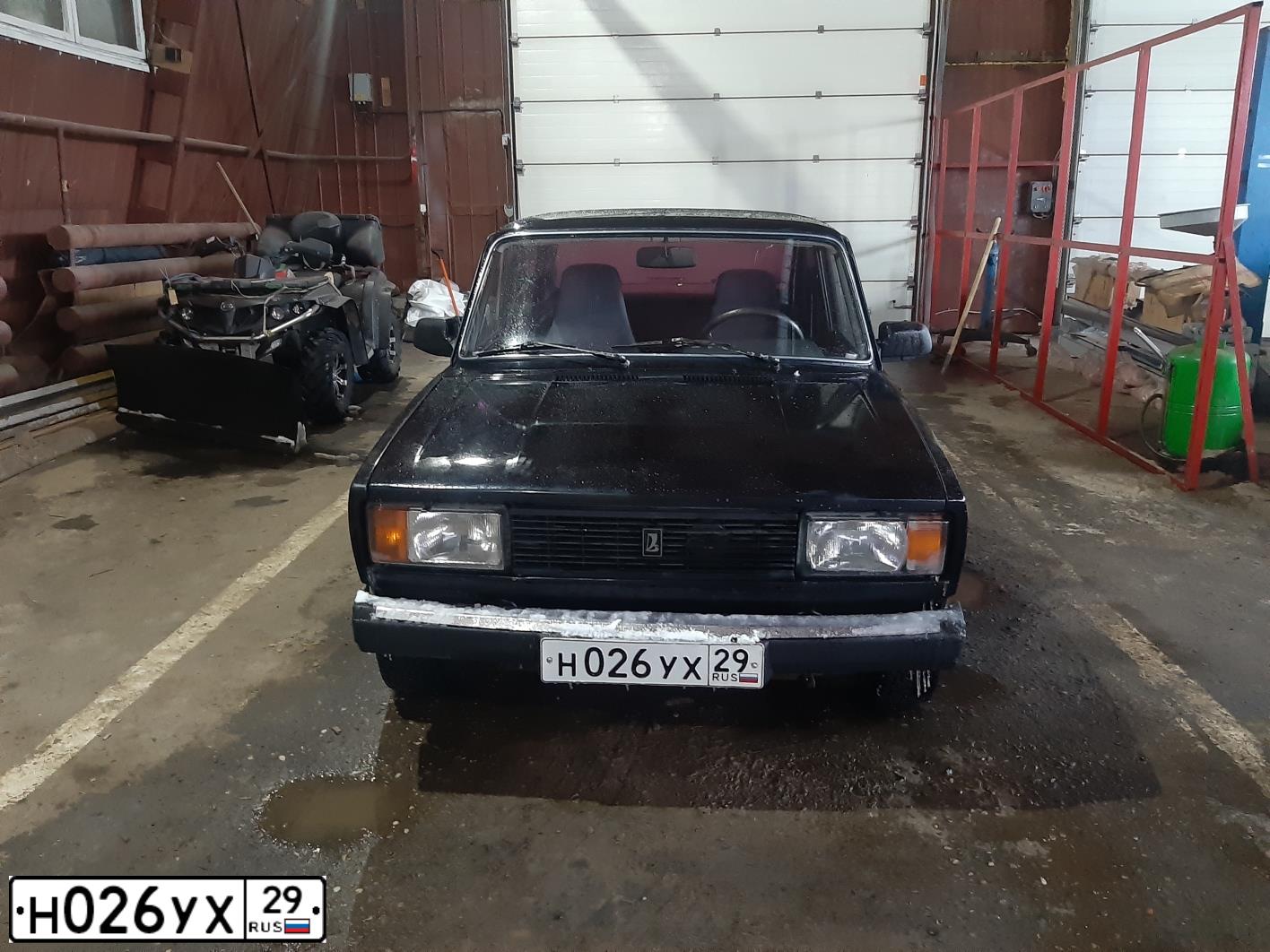 Фото автомобиля LADA 2105 LADA, 2010 — госномер О354ЕО29. Цвет: СИНЕ-ЧЕРНЫЙ
