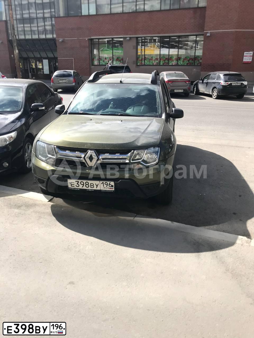 Фото автомобиля RENAULT DUSTER, 2015 — госномер Е398ВУ196. Цвет: ЗЕЛЕНЫЙ