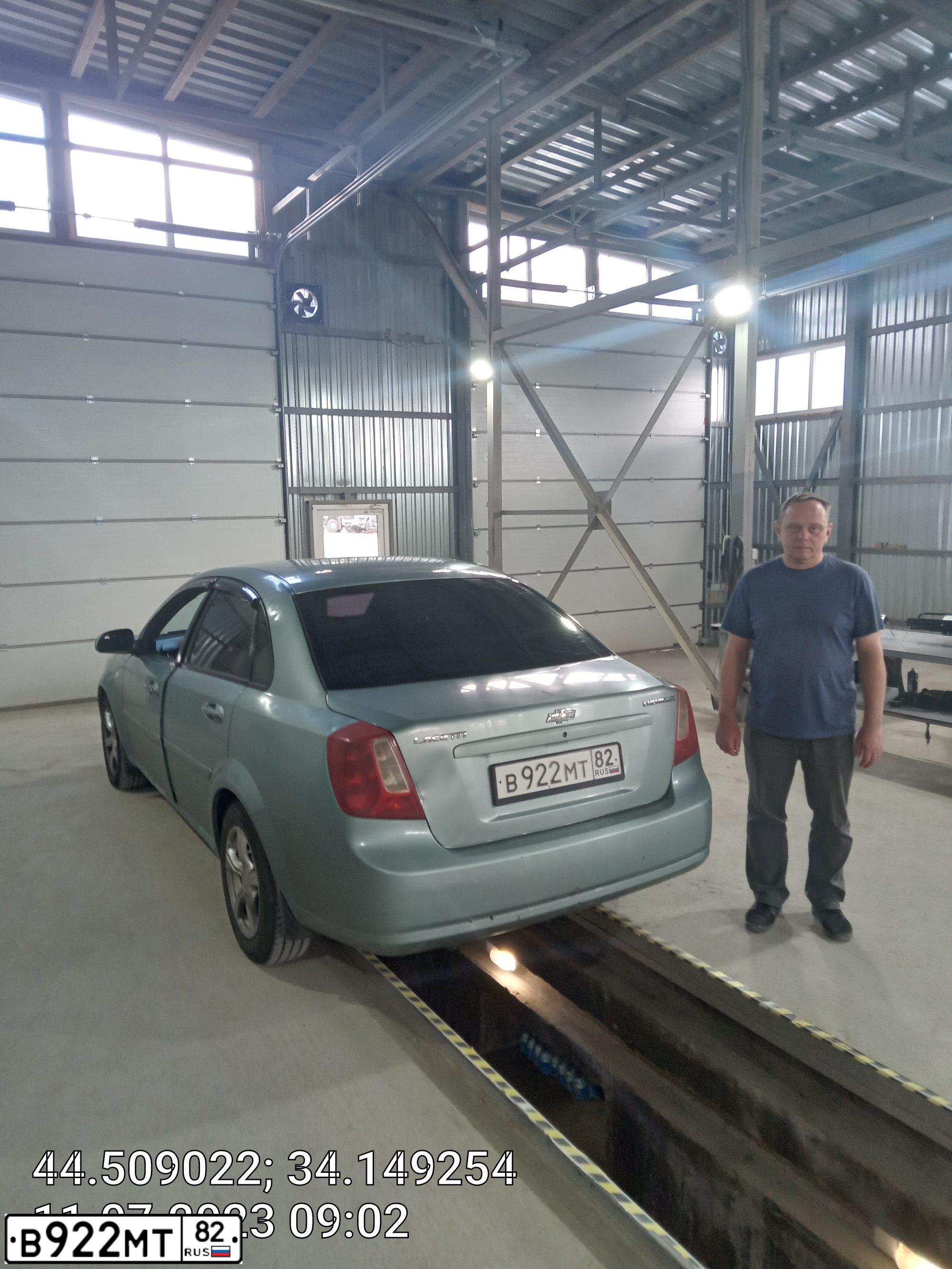Фото автомобиля CHEVROLET LACETTI, 2005 — госномер В922МТ82. Цвет: ЗЕЛЕНЫЙ