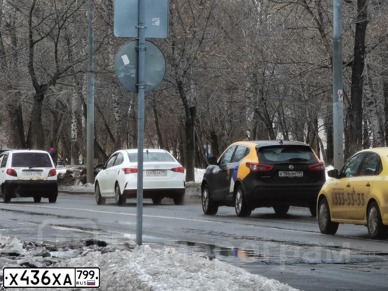 Фото автомобиля HYUNDAI SOLARIS, 2020 — госномер Х436ХА799. Цвет: Белый