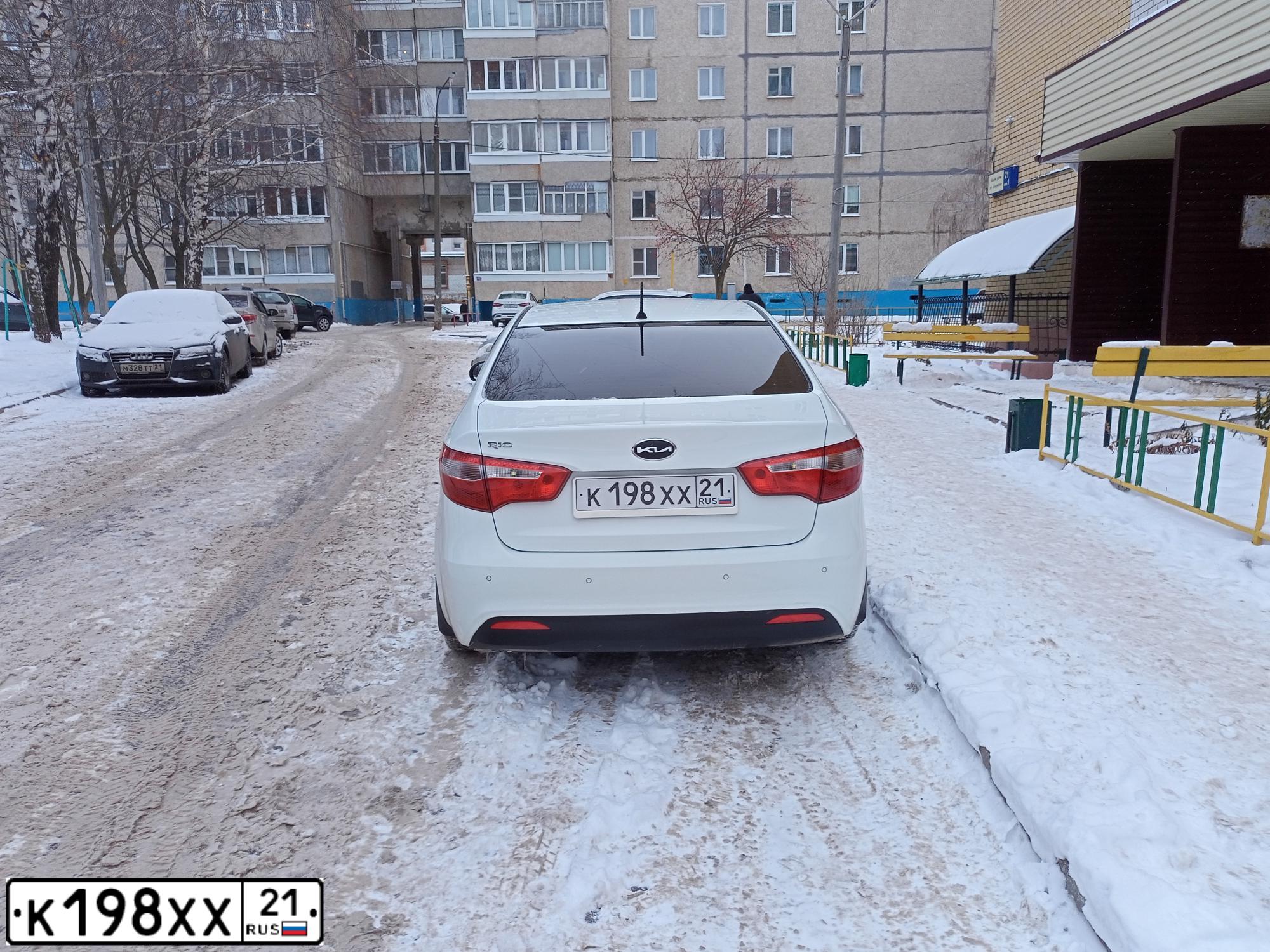 Фото автомобиля KIA RIO, 2013 — госномер О299РВ152. Цвет: Белый