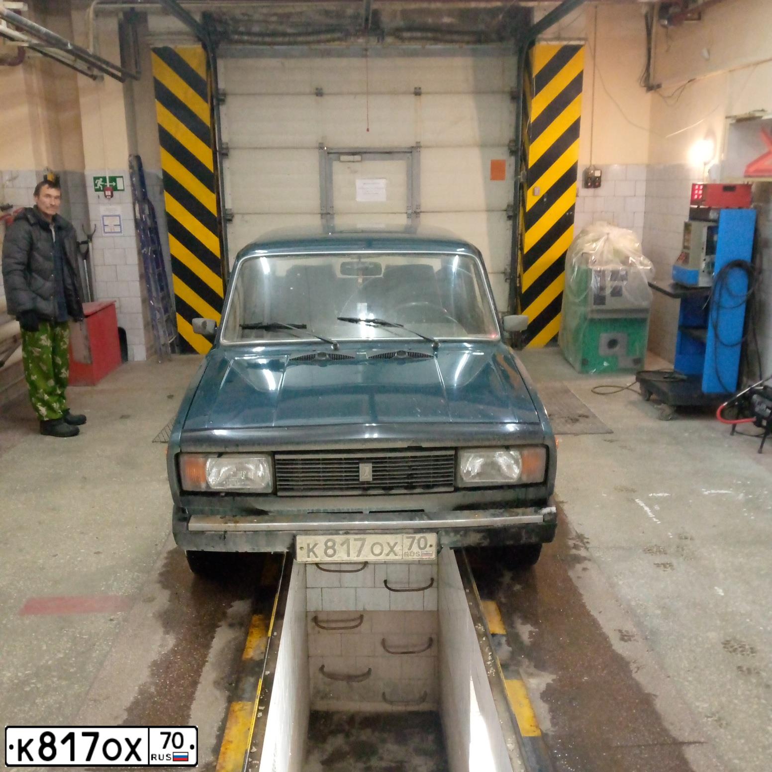 Фото автомобиля LADA 2105, 2009 — госномер К817ОХ70. Цвет: ТЕМНО-ЗЕЛЕНЫЙ