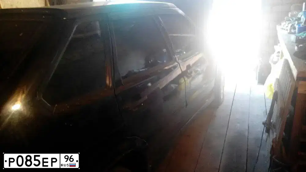 Фото автомобиля LADA 2114, 2010 — госномер Р981УВ196. Цвет: ЧЕРНЫЙ