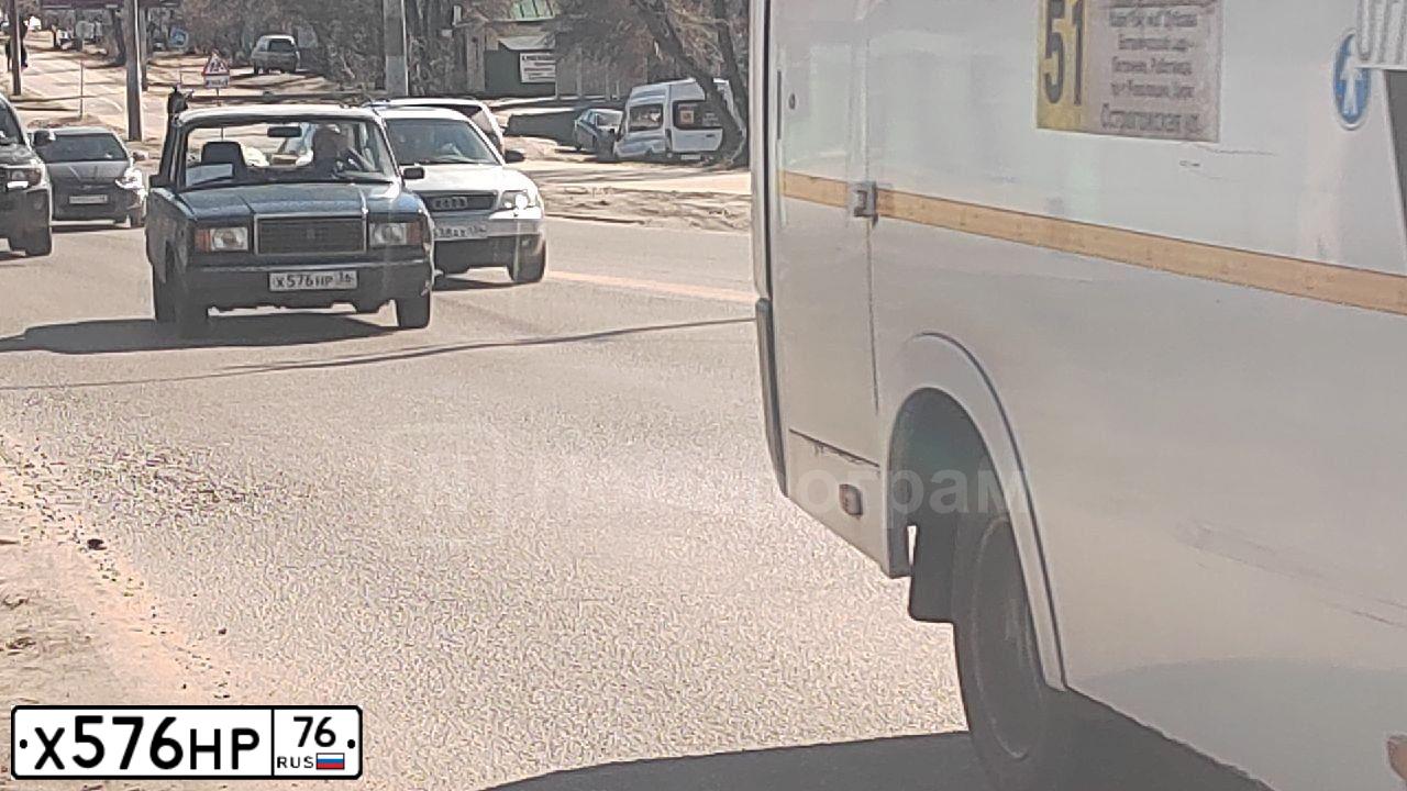 Фото автомобиля HYUNDAI GETZ, 2010 — госномер Н193ЕО37. Цвет: СЕРЫЙ