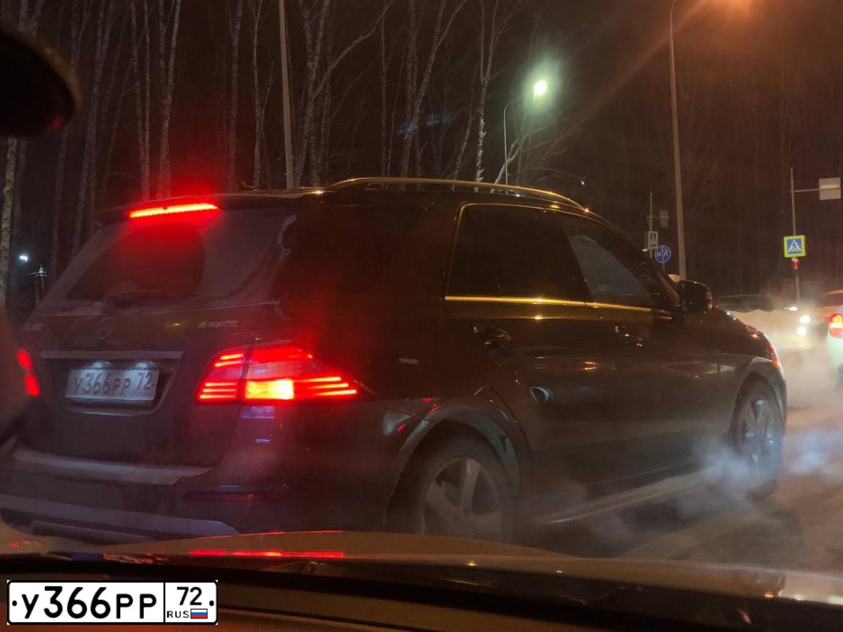 Фото автомобиля MERCEDES M-KLASSE, 2015 — госномер У366РР72. Цвет: Коричневый