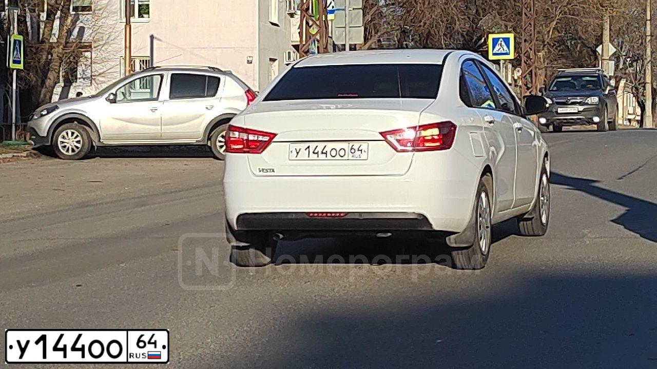 Фото автомобиля LADA 2172 PRIORA, 2011 — госномер У144ОО64. Цвет: СВЕТЛО-СЕРЕБРИСТЫЙ МЕТАЛЛ