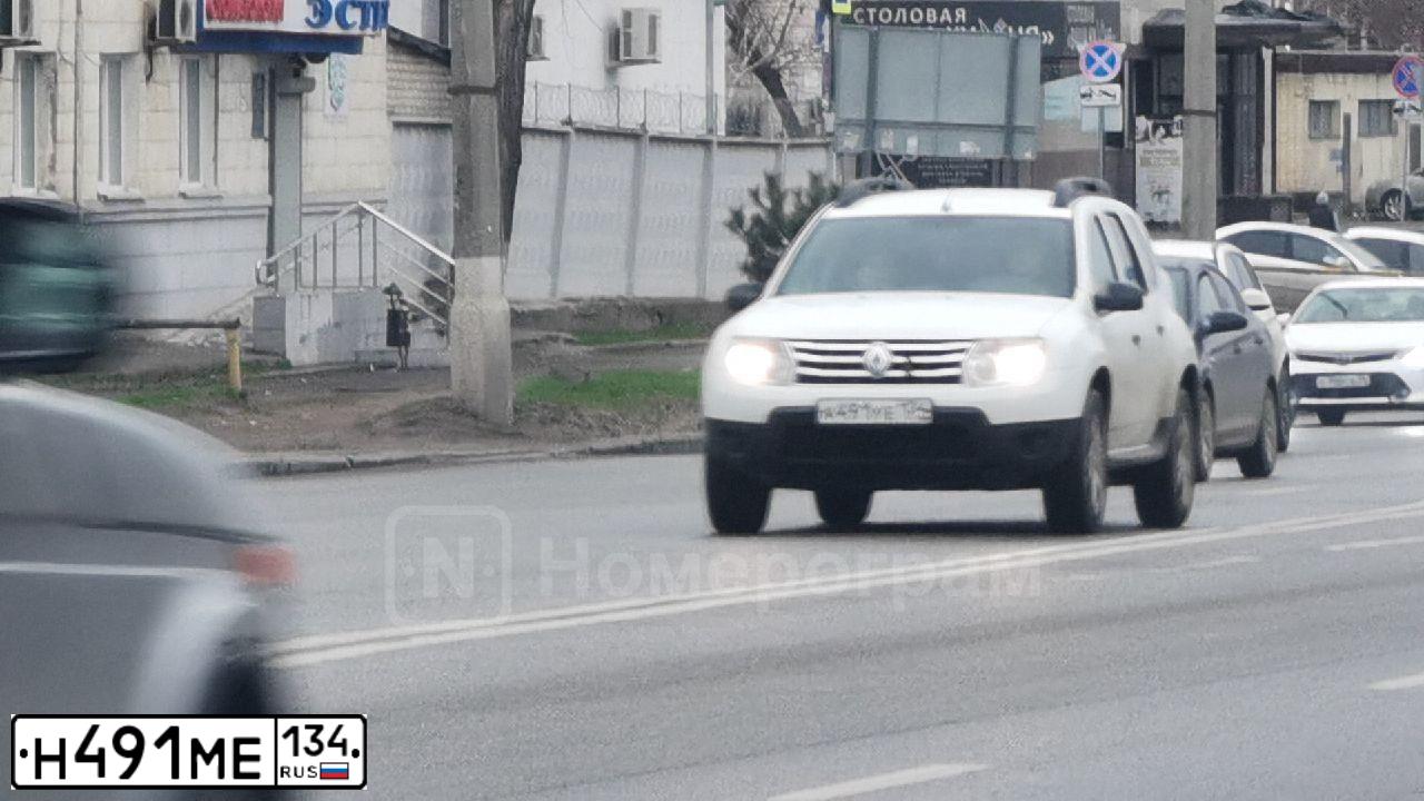 Фото автомобиля BMW 750I, 2011 — госномер М607ТУ164. Цвет: ЧЕРНЫЙ