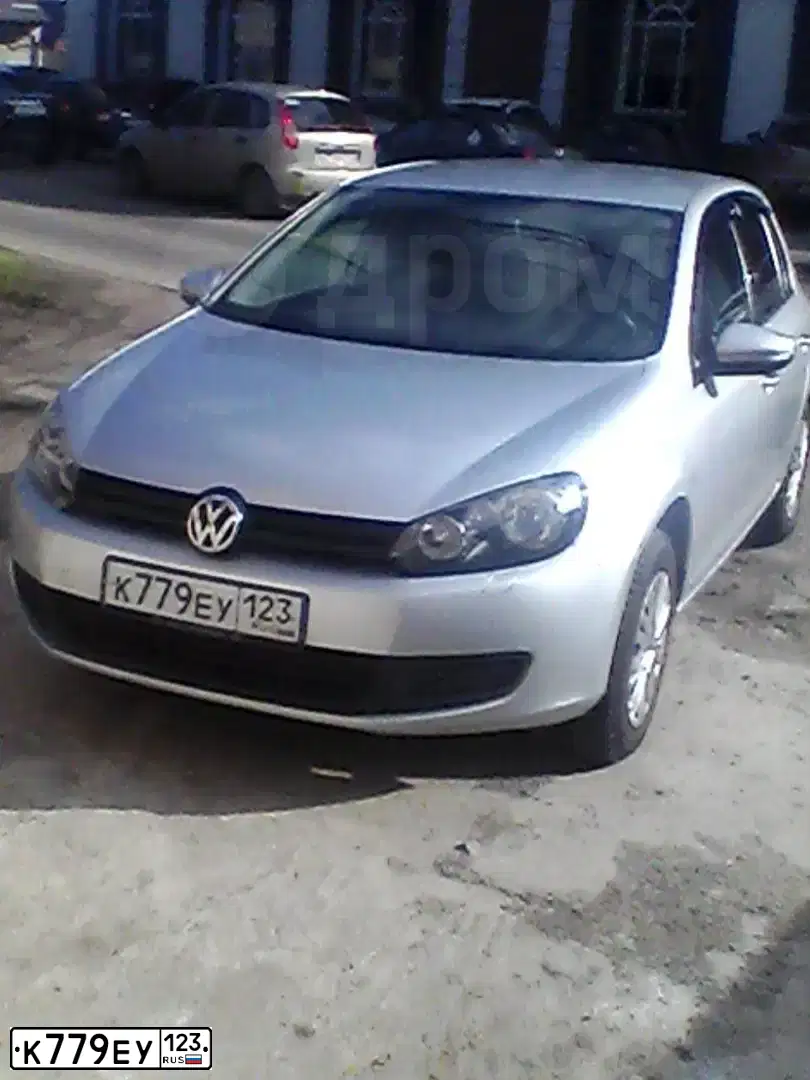Фото автомобиля VOLKSWAGEN GOLF, 2010 — госномер К779ЕУ123. Цвет: СЕРЕБРИСТЫЙ