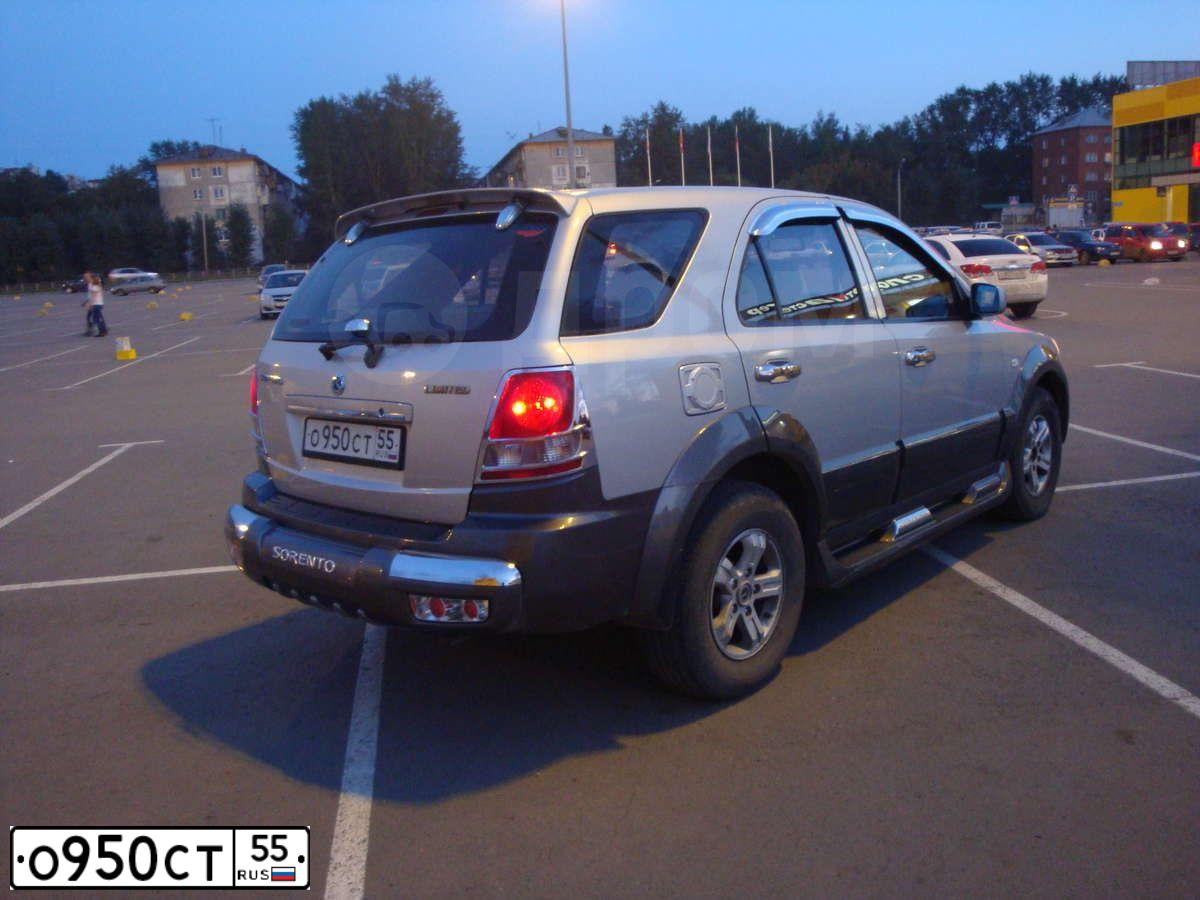 Фото автомобиля KIA SORENTO, 2004 — госномер Е940УС154. Цвет: СЕРЫЙ ТЕМНО-СЕРЫЙ