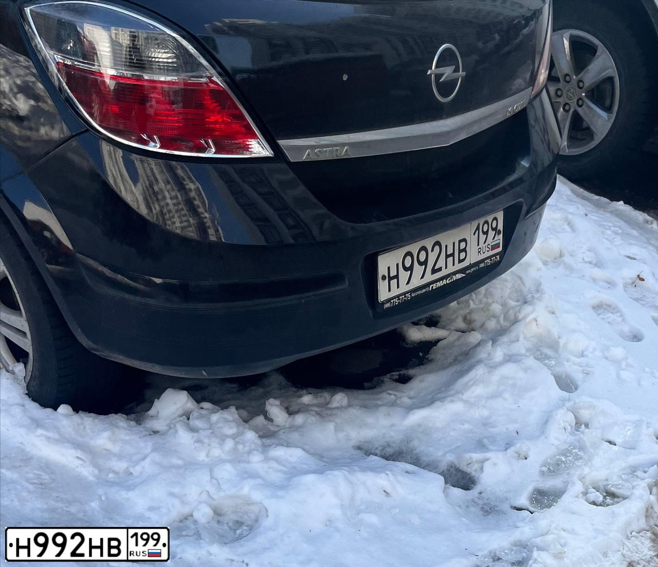 Фото автомобиля OPEL ASTRA, 2007 — госномер Н992НВ199. Цвет: ЧЕРНЫЙ