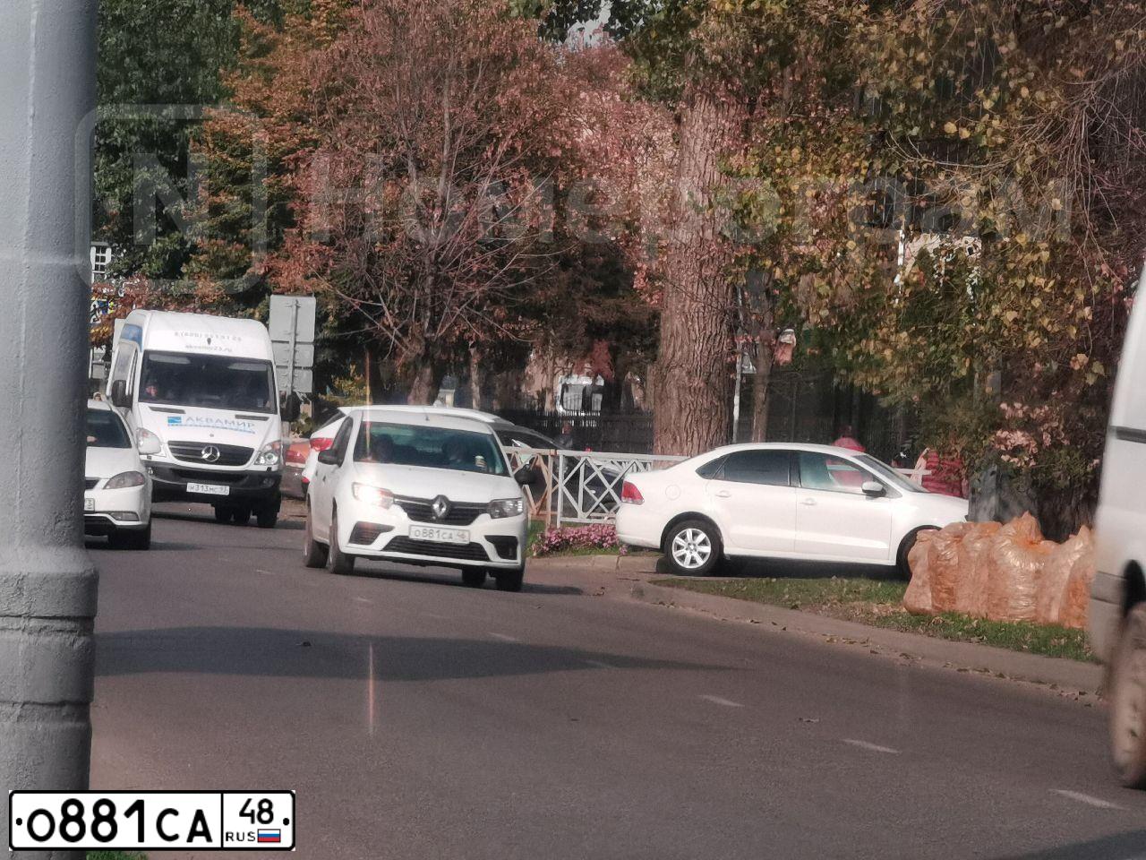 Фото автомобиля CHEVROLET AVEO, 2007 — госномер В752ВА180. Цвет: синий