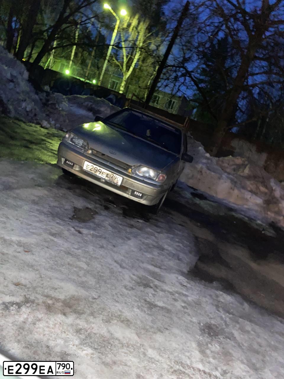 Фото автомобиля LADA 2114 SAMARA, 2006 — госномер Е299ЕА790. Цвет: СЕРЕБРИСТО-БЕЖЕВЫЙ