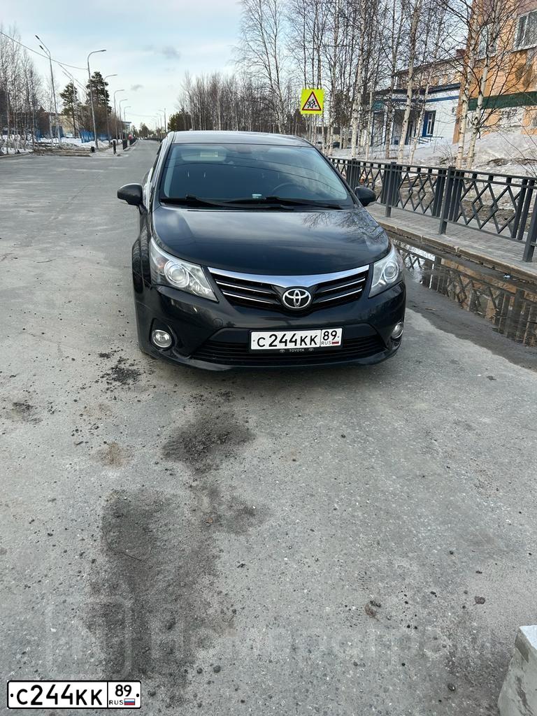 Фото автомобиля TOYOTA LANDCRUISER, 2001 — госномер С244КК89. Цвет: Серебристый