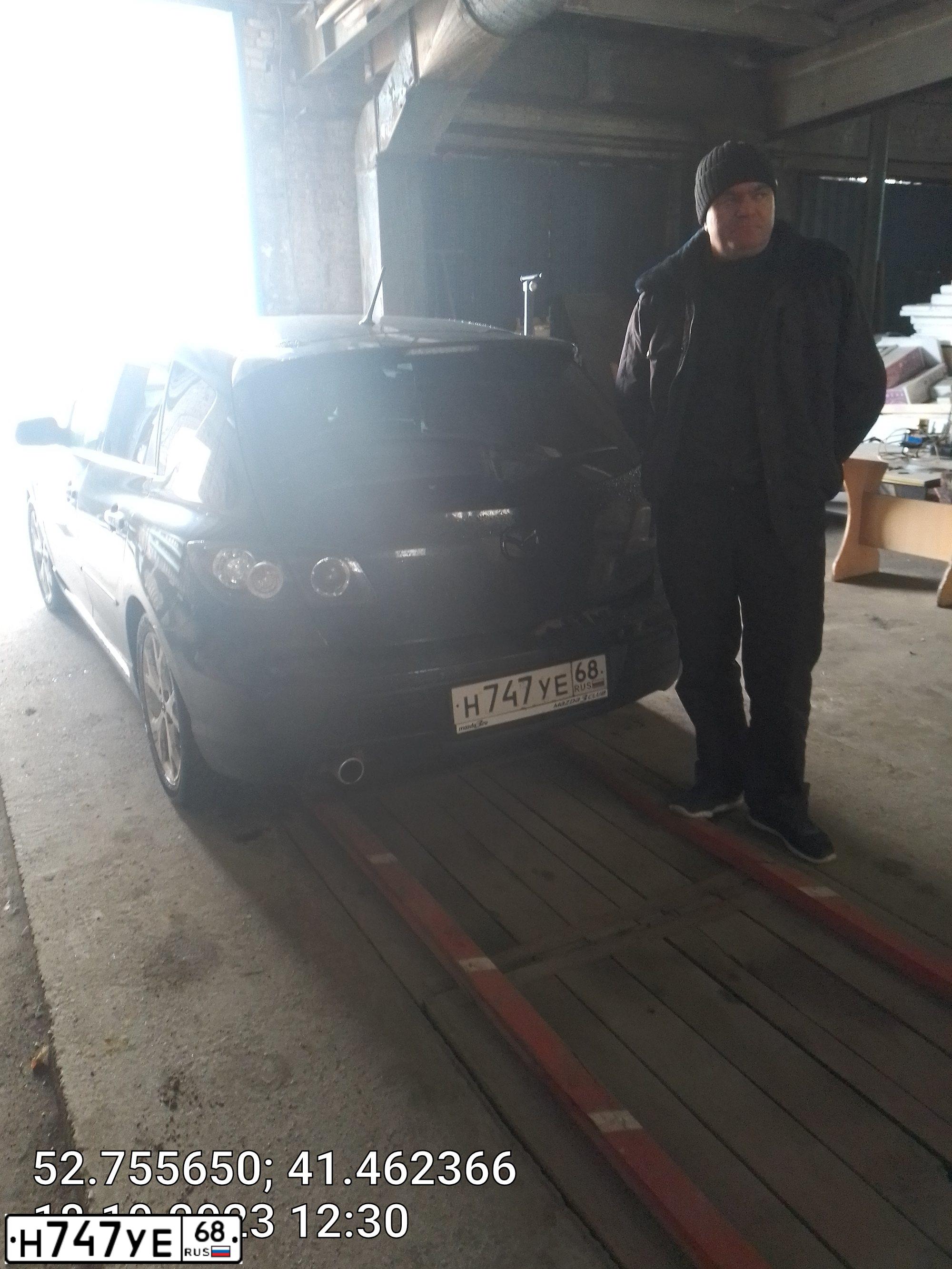 Фото автомобиля MAZDA 3, 2006 — госномер Н747УЕ68. Цвет: ЧЕРНЫЙ