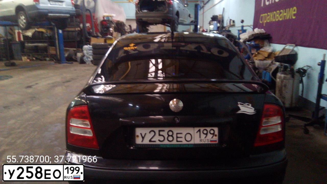 Фото автомобиля SKODA OCTAVIA, 2008 — госномер У258ЕО199. Цвет: ЧЕРНЫЙ
