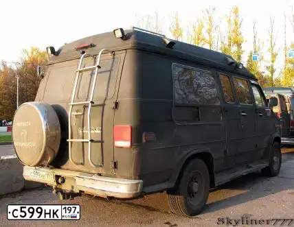 Фото автомобиля CHEVROLET CHEVY VAN, 1992 — госномер С599НК197. Цвет: ЧЕРНЫЙ