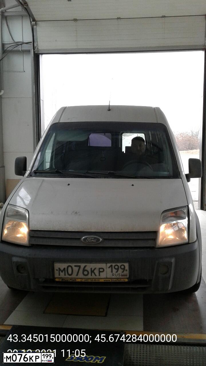 Фото автомобиля FORD TOURNEO CONNECT, 2008 — госномер К665АМ95. Цвет: СЕРЕБРИСТЫЙ