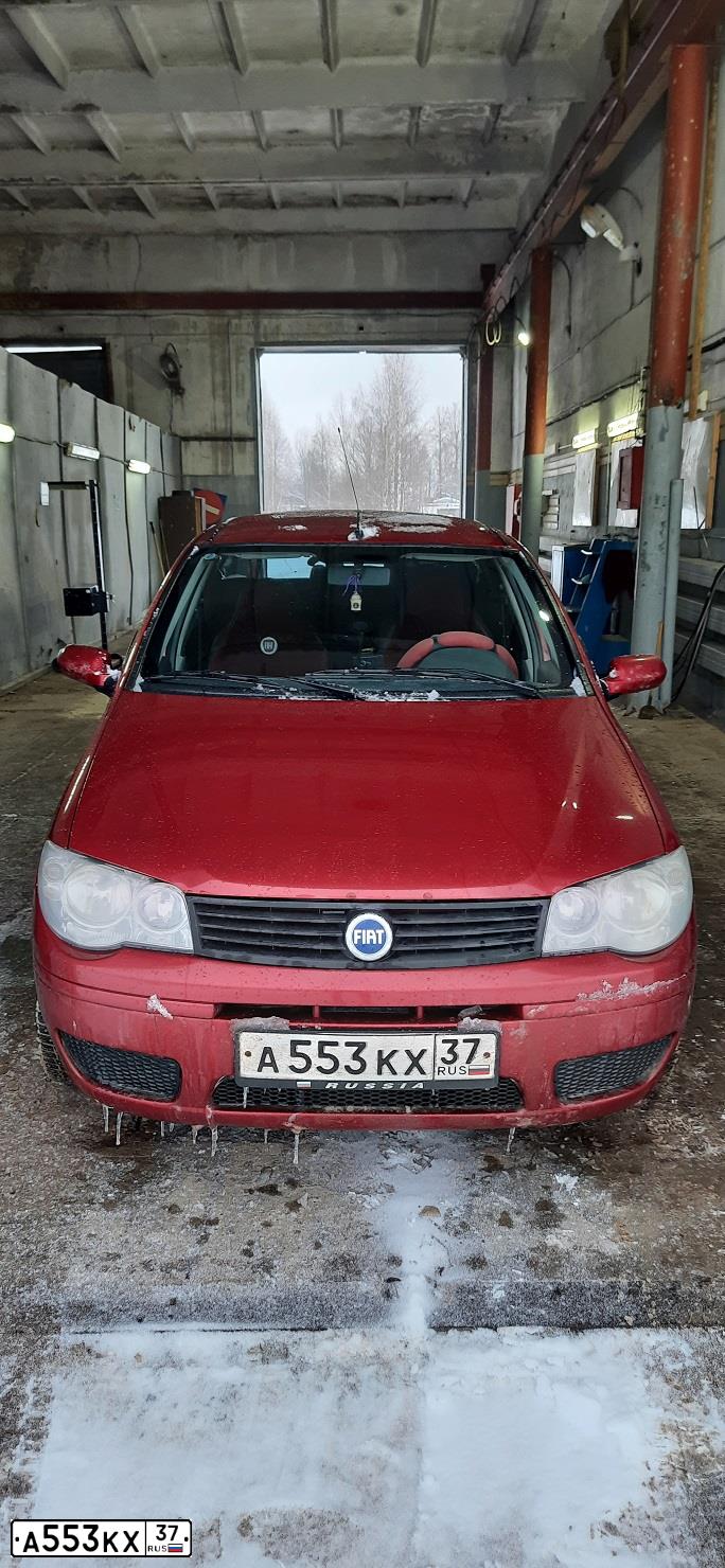 Фото автомобиля FIAT ALBEA, 2007 — госномер А553КХ37. Цвет: Красный