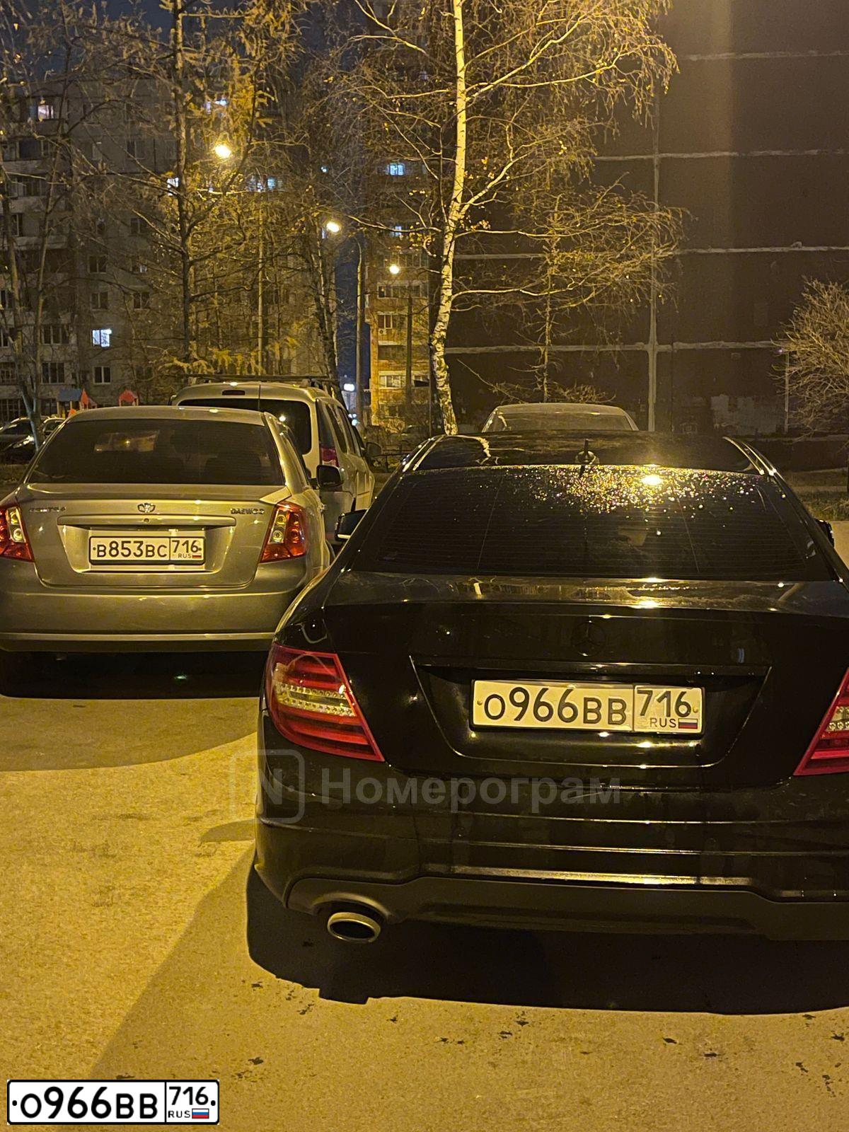 Фото автомобиля MERCEDES C-KLASSE, 2013 — госномер О966ВВ716. Цвет: ЧЕРНЫЙ