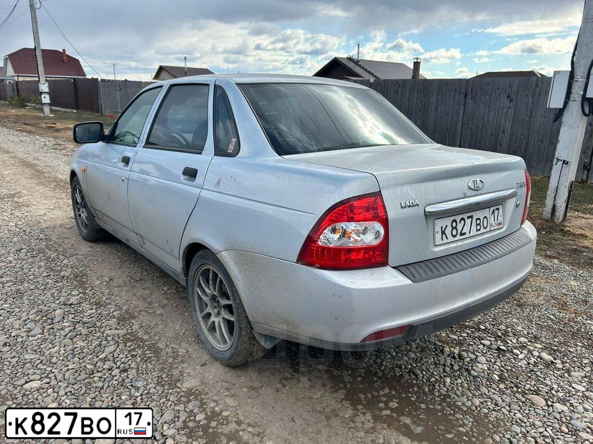 Фото автомобиля LADA 2170 PRIORA, 2007 — госномер К827ВО17. Цвет: СЕРЕБРИСТО-ЖЕЛТО-ГОЛУБОЙ