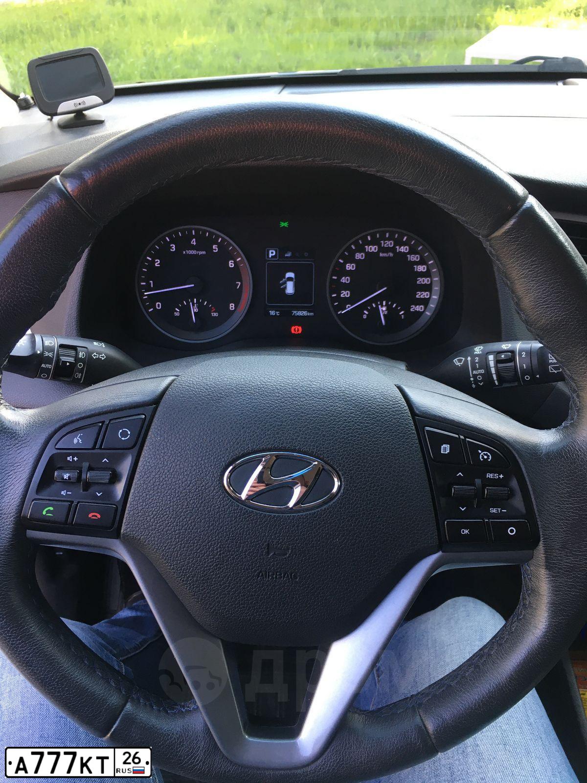 Фото автомобиля HYUNDAI TUCSON, 2016 — госномер А777КТ26. Цвет: ТЕМНО-СЕРЫЙ