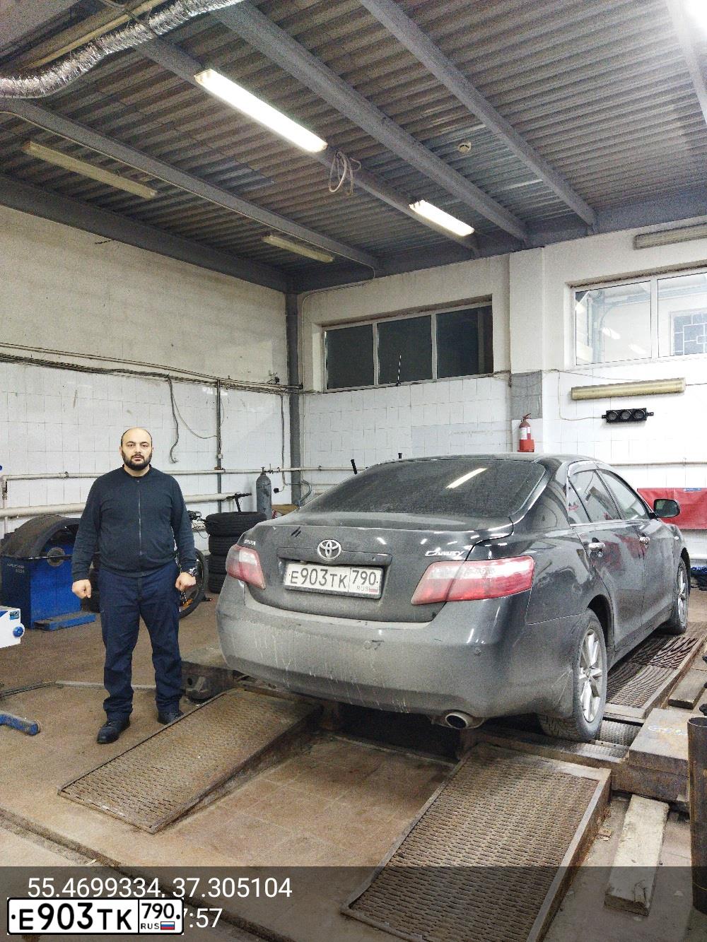 Фото автомобиля TOYOTA CAMRY, 2007 — госномер Т474ЕМ790. Цвет: ЧЕРНЫЙ