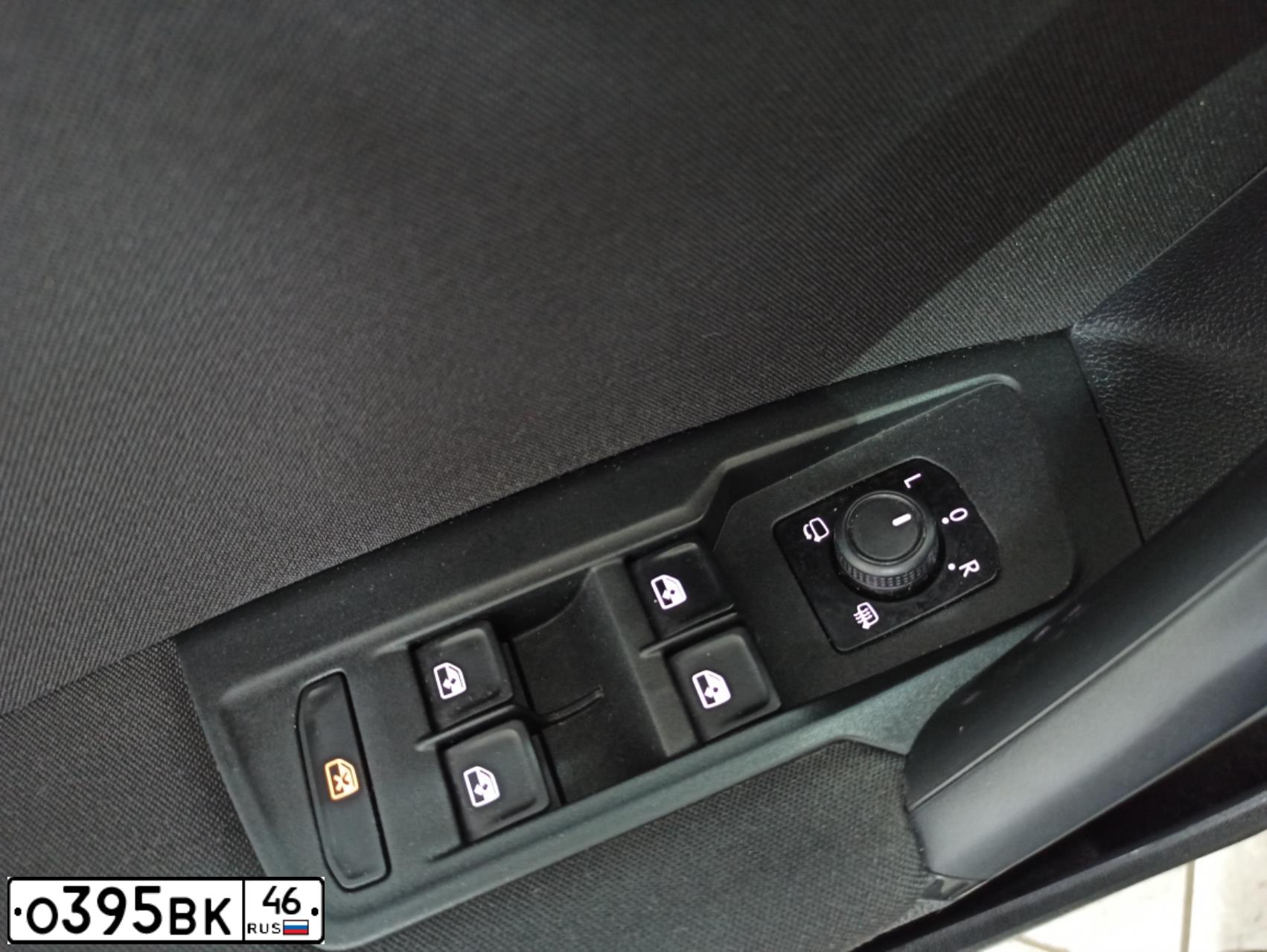 Фото автомобиля VOLKSWAGEN TIGUAN, 2019 — госномер Р412ТС40