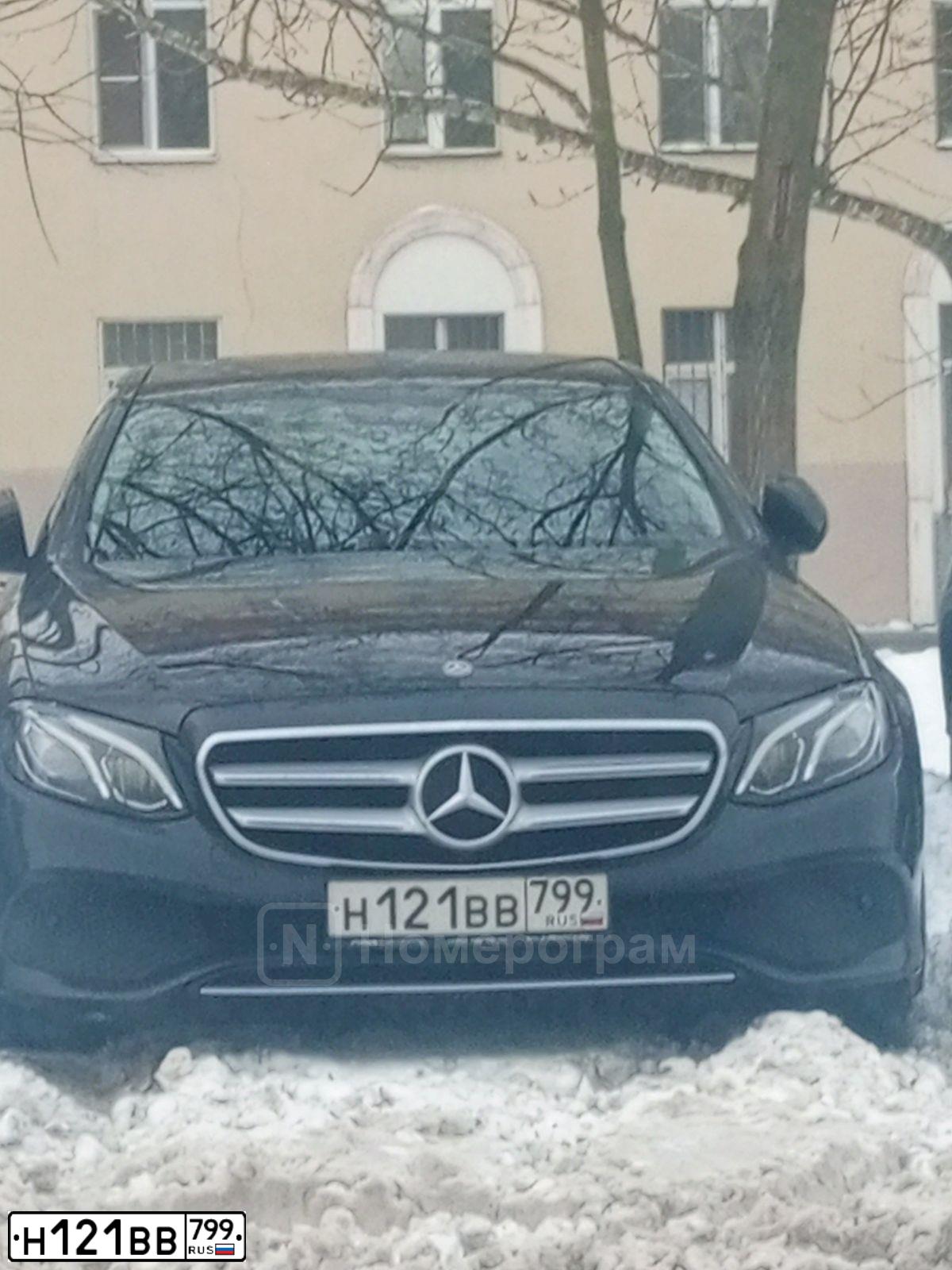 Фото автомобиля MERCEDES E-KLASSE, 2017 — госномер Н121ВВ799. Цвет: ЧЕРНЫЙ