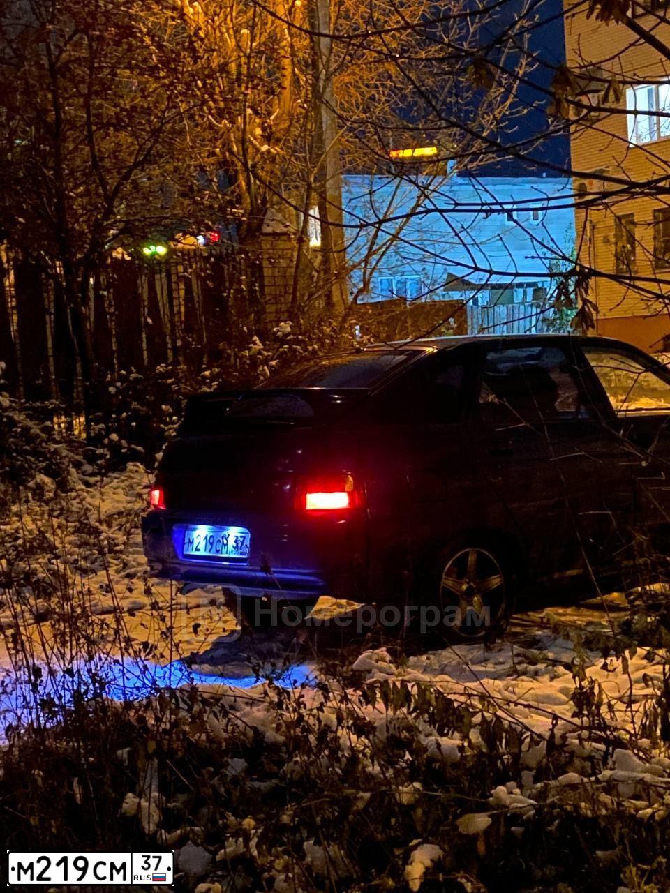 Фото автомобиля LADA 2112, 2003 — госномер М219СМ37. Цвет: ЯРКО-СИНИЙ