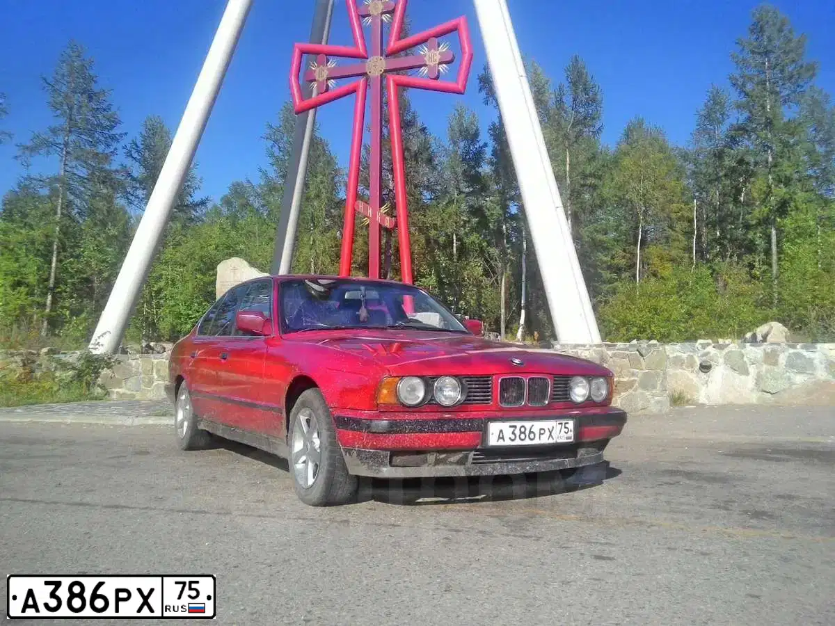 Фото автомобиля BMW SERIE 5, 1991 — госномер М675СО75. Цвет: Красный