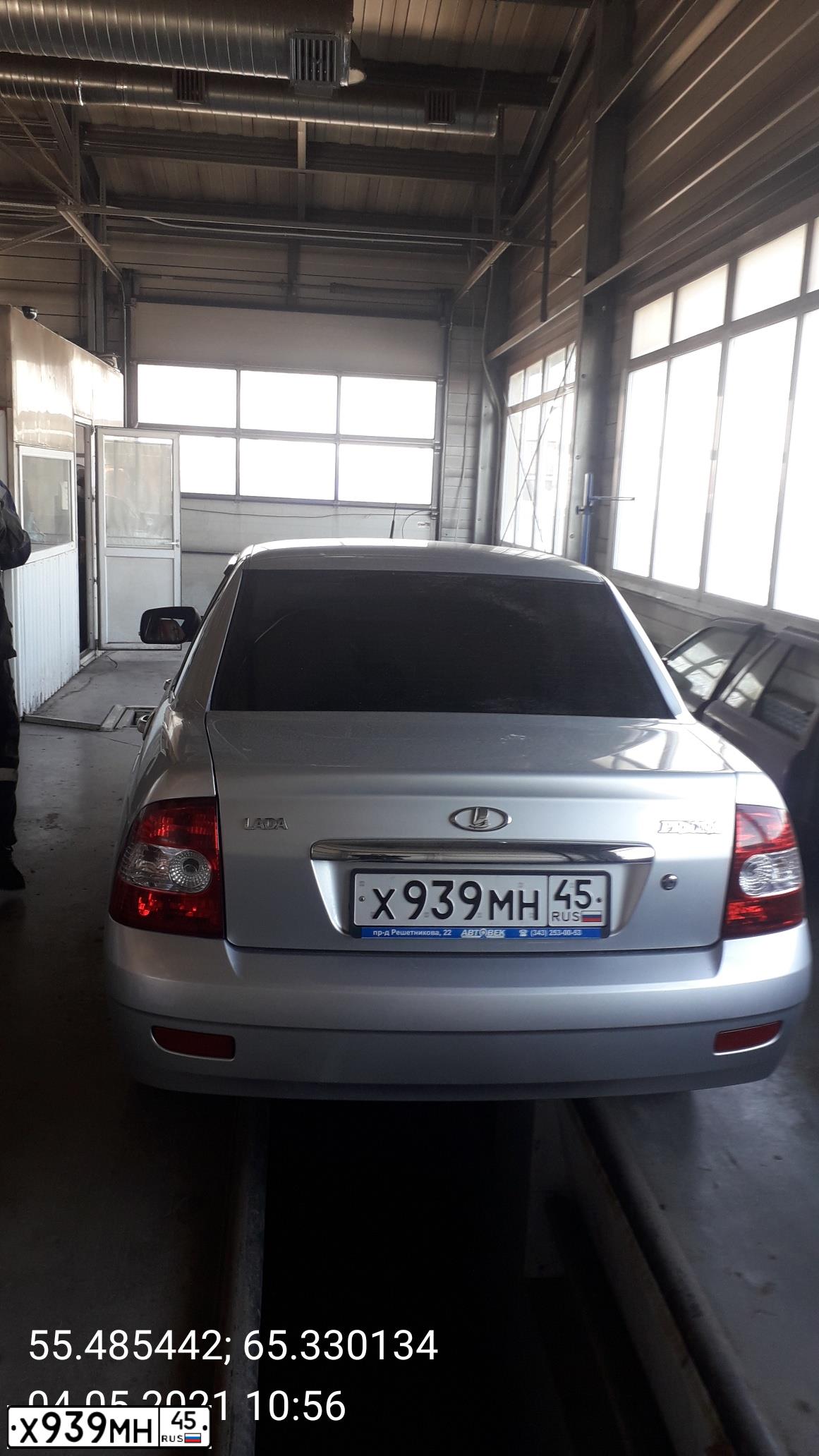 Фото автомобиля LADA 217030 LADA PRIORA, 2013 — госномер Х587ЕК72. Цвет: СВЕТЛО-СЕРЕБРИСТЫЙ