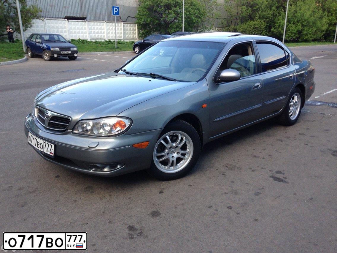 Фото автомобиля NISSAN MAXIMA, 2005 — госномер О717ВО777. Цвет: СЕРЫЙ