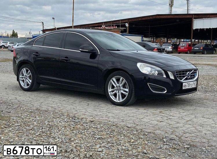 Фото автомобиля VOLVO S60, 2011 — госномер В678ТО161. Цвет: ЧЕРНЫЙ