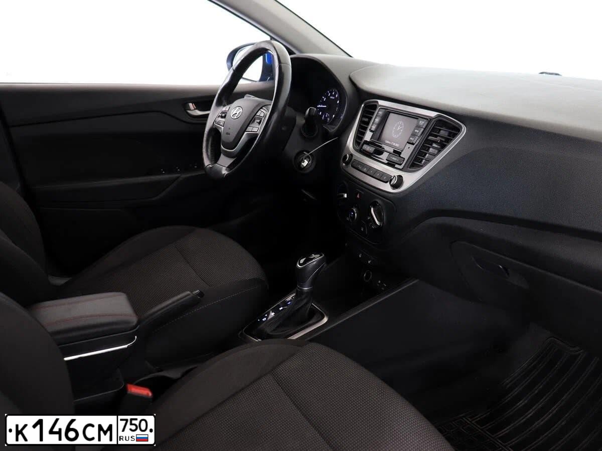 Фото автомобиля HYUNDAI SOLARIS, 2018 — госномер О710ОТ761. Цвет: синий