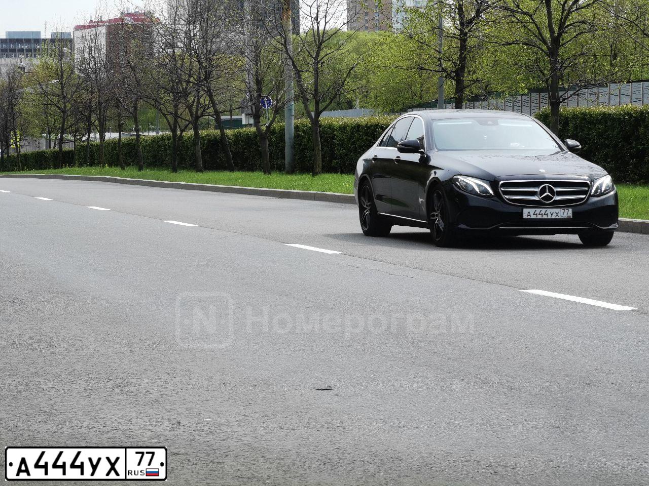 Фото автомобиля RENAULT DUSTER, 2013 — госномер А188ТТ33. Цвет: синий