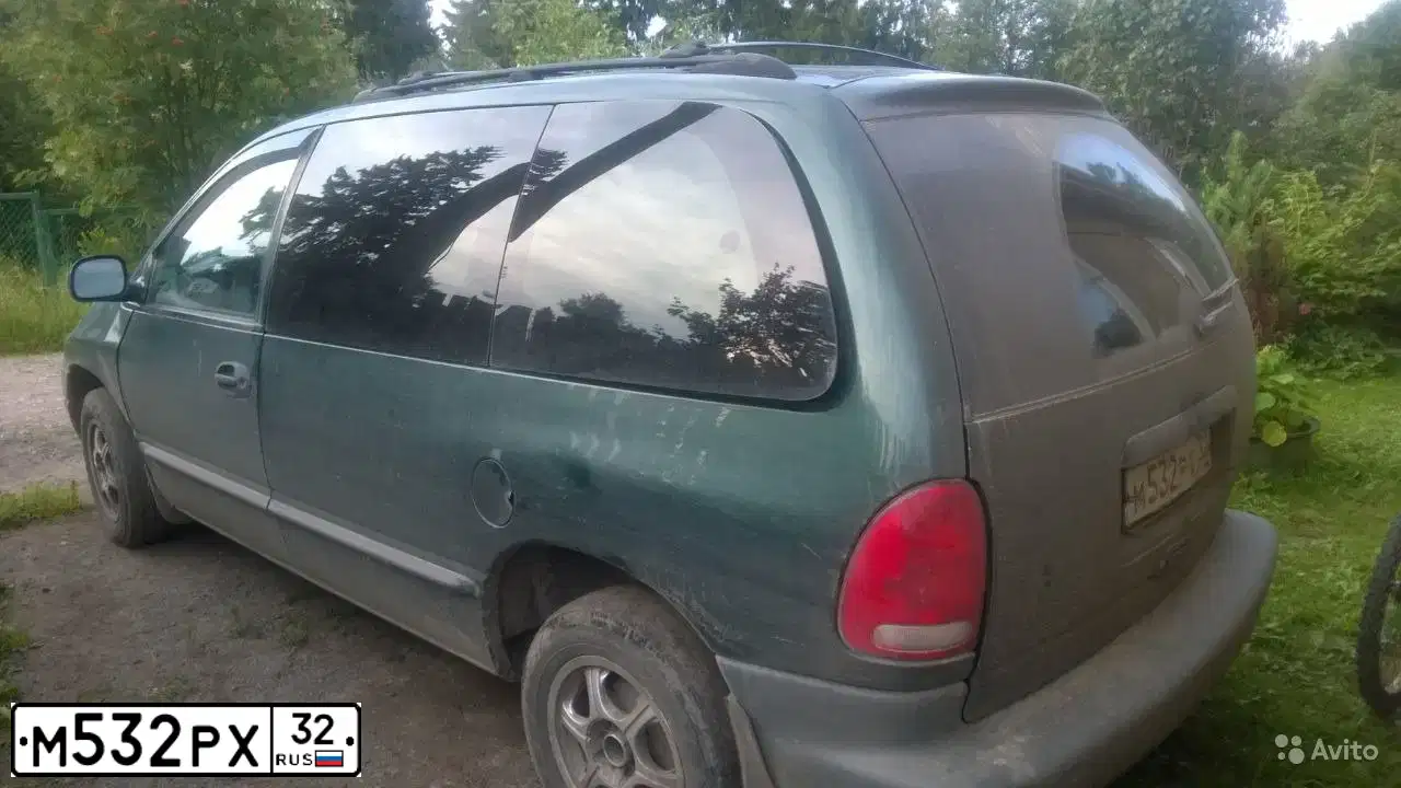 Фото автомобиля PLYMOUTH /GRAND/ VOYAGER, 1999 — госномер М532РХ32. Цвет: ЗЕЛЕНЫЙ