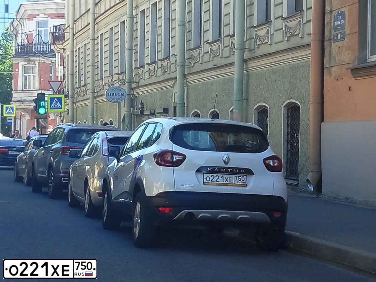 Фото автомобиля RENAULT KAPTUR, 2019 — госномер Е162КВ761. Цвет: БЕЛЫЙ