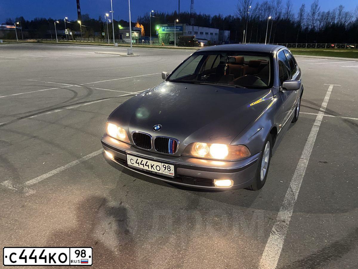 Фото автомобиля BMW SERIE 5, 1996 — госномер С444КО98. Цвет: СЕРЫЙ
