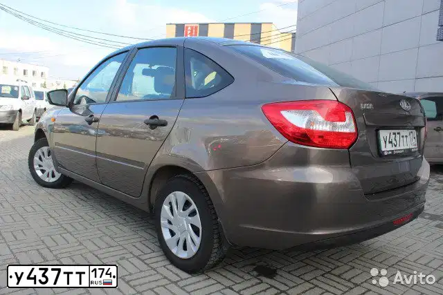 Фото автомобиля LADA 2191 GRANTA, 2016 — госномер У437ТТ174. Цвет: Золотисто-коричневый