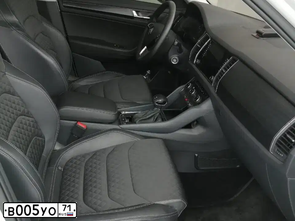 Фото автомобиля OPEL ASTRA, 2010 — госномер А996ТО51. Цвет: синий