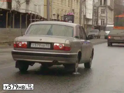 Фото автомобиля GAZ 3110 WOLGA, 2007 — госномер У579НВ52. Цвет: БЕЖЕВЫЙ