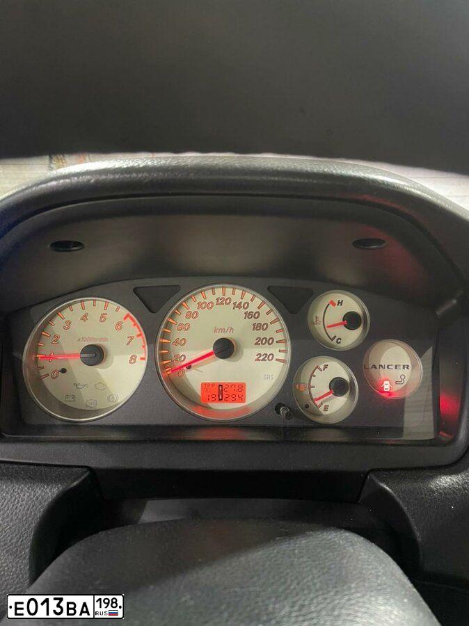Фото автомобиля MITSUBISHI LANCER, 2005 — госномер Р846ВХ68. Цвет: СЕРЫЙ