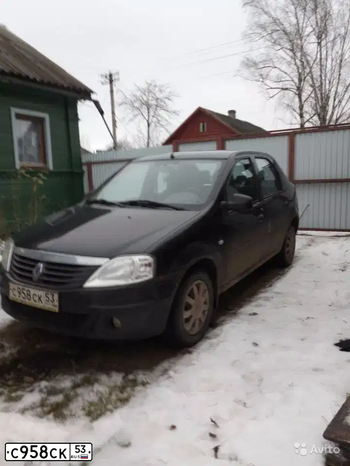 Фото автомобиля RENAULT LOGAN, 2010 — госномер С958СК53. Цвет: ЧЕРНЫЙ