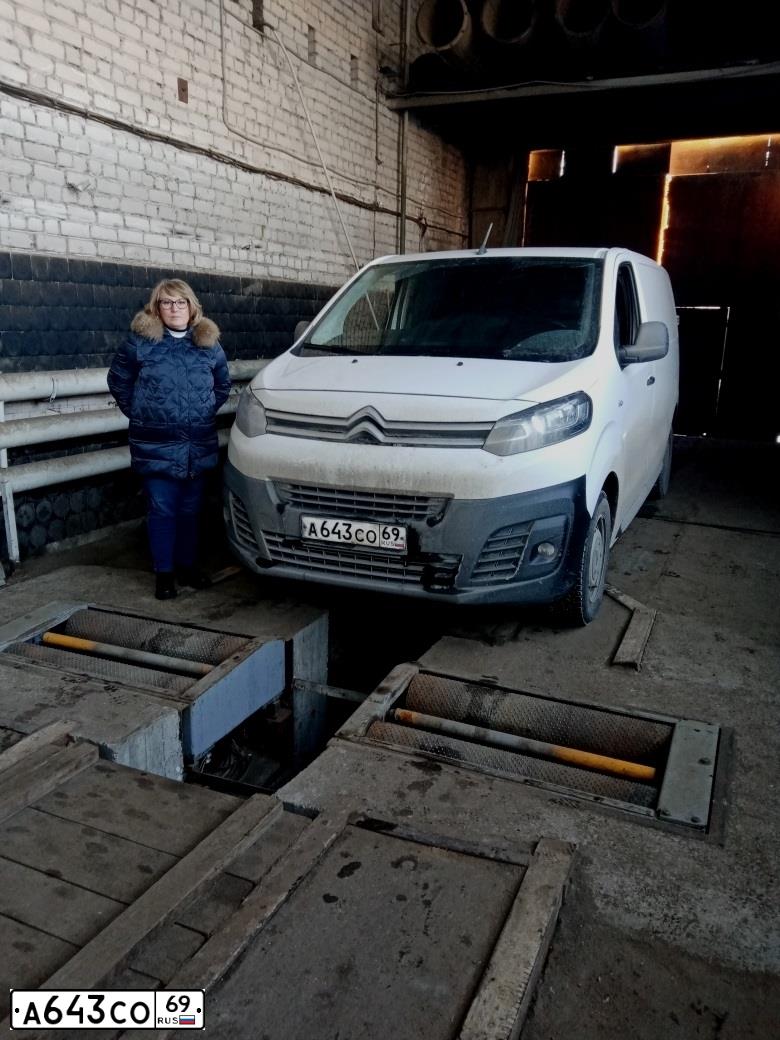 Фото автомобиля CITROEN JUMPY, 2019 — госномер А643СО69. Цвет: БЕЛЫЙ