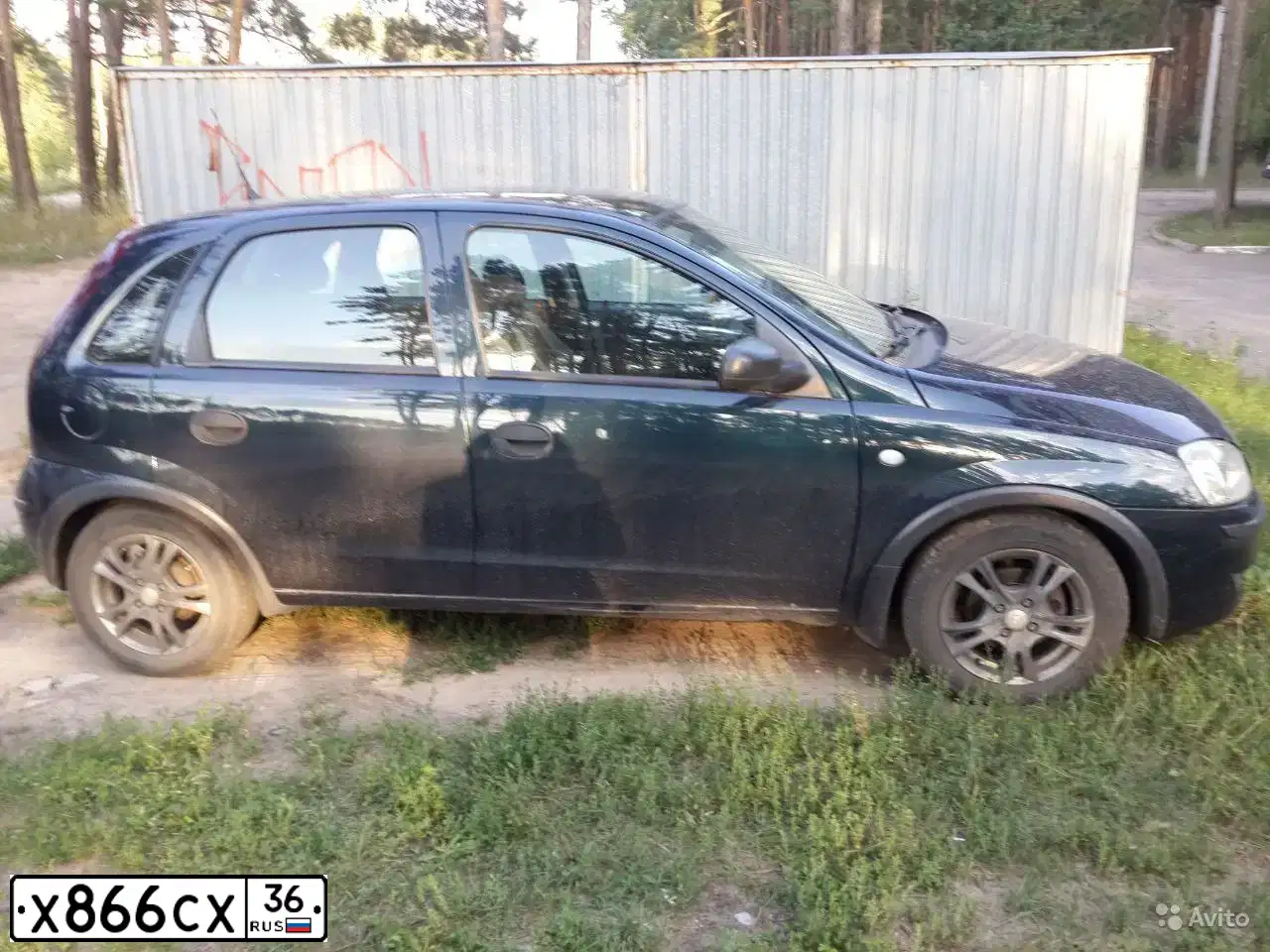 Фото автомобиля OPEL CORSA, 2004 — госномер Х866СХ36. Цвет: ТЕМНО-ЗЕЛЕНЫЙ