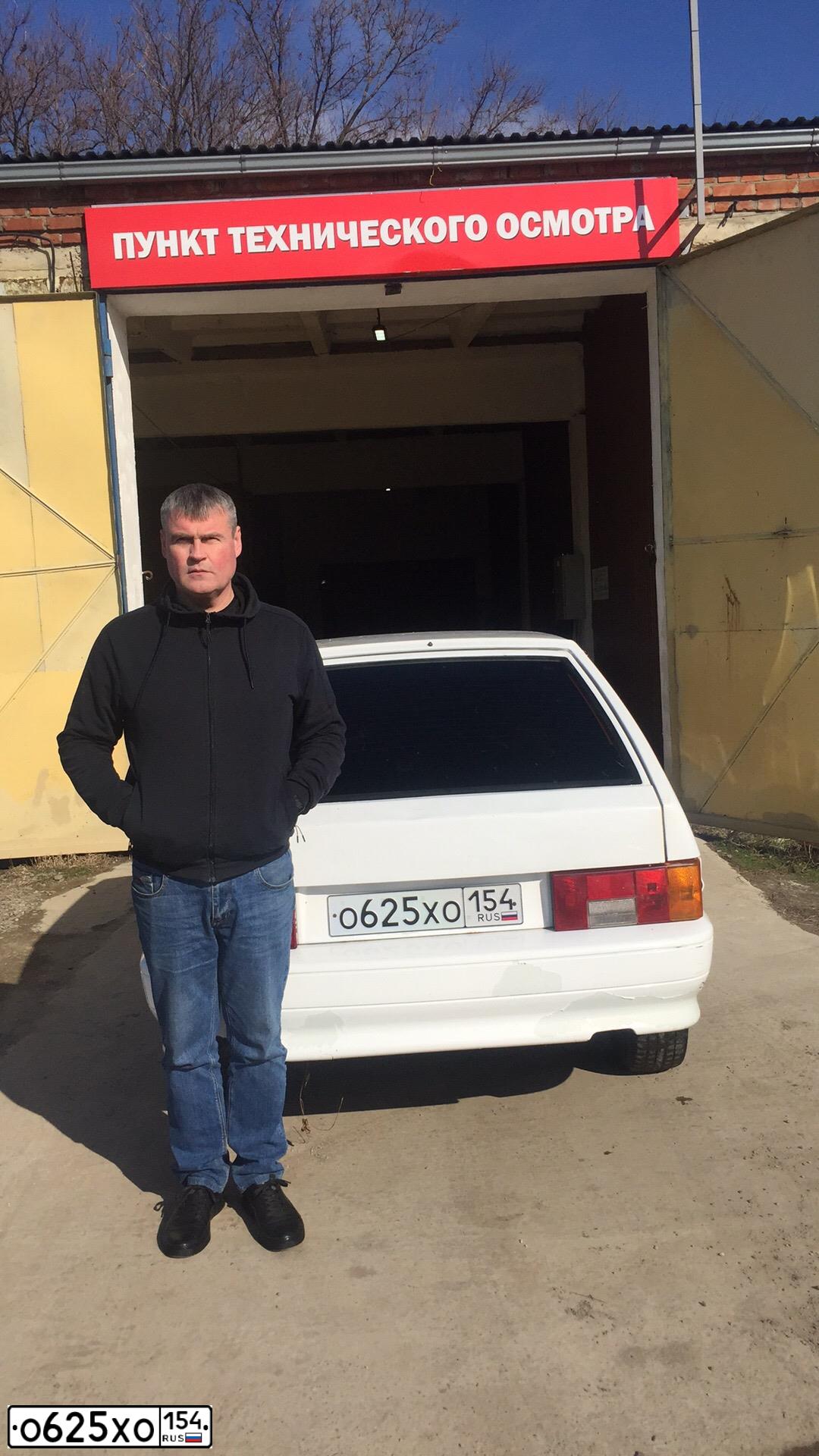 Фото автомобиля LADA 2114 SAMARA, 2012 — госномер Р888РМ54. Цвет: Белый